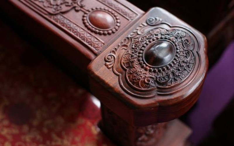 紅木家具廠為您介紹為什么大家都愛紅木家具？